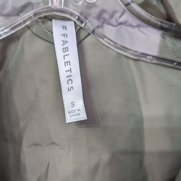 NWT Fabletics All Weather Jacket Size Small - Picture 5 of 10